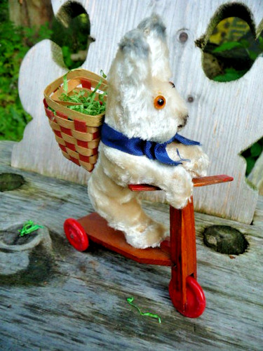 Hase auf tretroller - tretroller,